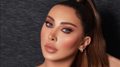 جويل مردينيان تثير الجدل بالجينز القصير والجمهور يغازلها (صور)