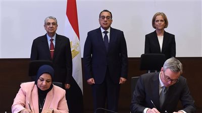 رئيس الوزراء يشهد توقيع مذكرة تفاهم لبدء تصدير الطاقة المتجددة من مصر إلى أوروبا عبر إيطاليا