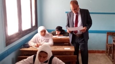 طلاب الإعدادية يؤدون امتحاني الجبر والحاسب بالإسماعيلية