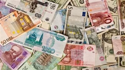 أسعار العملات الأوروبية والآسيوية مقابل الجنيه فى البنوك الأن