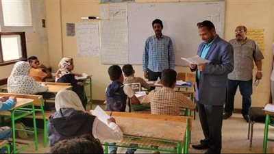 انتظام امتحانات سنوات النقل بمدارس فرشوط بقنا 