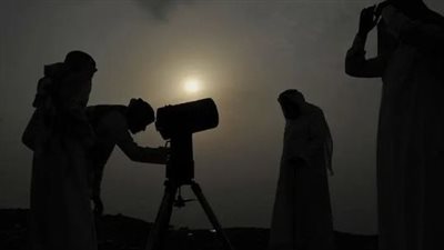 البحوث الفلكية تعلن موعد عيد الأضحى