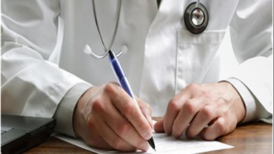 طبيب مخ وأعصاب ينصح مريضه بالتوقف عن تشجيع الزمالك.. روشتة مثيرة للجدل