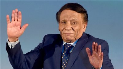 الفنان عادل إمام.. فيديو يكشف حقيقة تدهور حالته الصحية 
