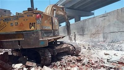 استكمال تنفيذ أعمال إزالة العقارات بالطريق الدائري .. نائب محافظ القاهرة تتابع 