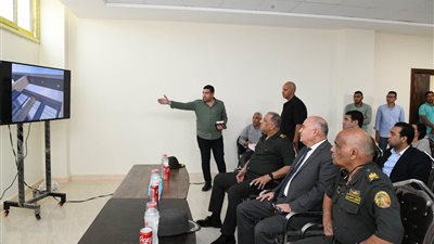 إقامة محطة تحكم للقمر الصناعي المصري فى قنا 