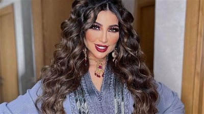 المكياج الصاخب يبرز تغيير ملامح دنيا بطمة