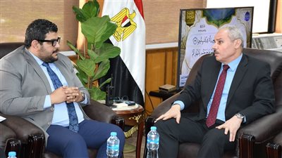 رئيس جامعة قناة السويس يستقبل رئيس هيئة الرعاية الصحية 