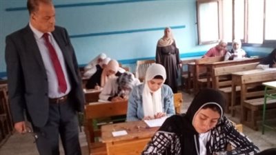 طلاب الاعدادية يؤدون امتحاني الهندسة والرسم بالإسماعيلية