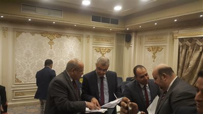 رئيس جامعة الزقازيق يُشيد  بالجهود المبذولة للنهوض بالعملية التعليمية