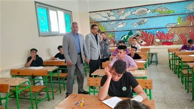 سكرتير مساعد البحر الأحمر يتفقد لجان الشهادة الإعدادية بالغردقة