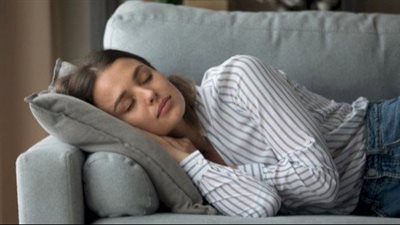 قيلولة منتصف اليوم.. سر بسيط يقلل التوتر ويزيد الإنتاجية