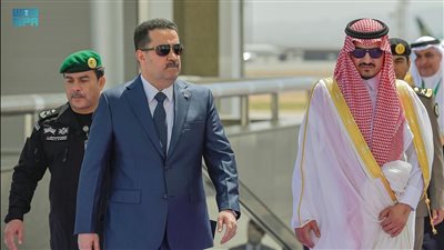 رئيس الوزراء العراقي يصل جدة للمشاركة في القمة العربية 