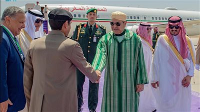 وفد مغربى برئاسة شقيق الملك يصل جدة للمشاركة في القمة 