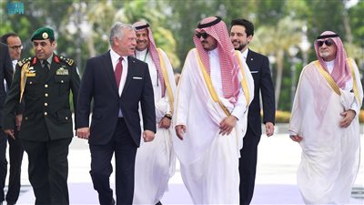 ملك الأردن يصل جدة للمشاركة في القمة العربية