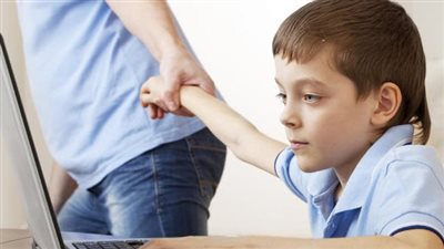 الطفل على الإنترنت بين الحماية والتمكين