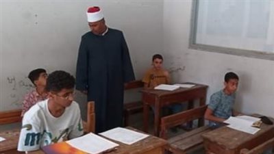 طلاب الابتدائية الأزهرية يؤدون امتحان القرآن الكريم 