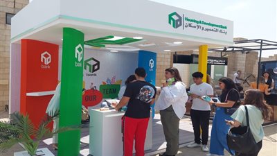 التعمير والإسكان يرعى معرضي التوظيف بـ ESLESCA والجامعة الألمانية
