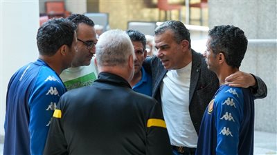 وفد الأهلي يزور بعثة الترجي ويعتذر عن المضايقات 