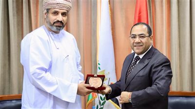  رئيس التنظيم والإدارة يستقبل وزير العمل العماني ويبحثان تعزيز التعاون المشترك