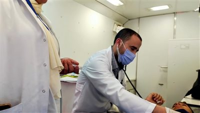1900 مواطن يستفيدون من خدمات قافلة السماعنة الطبية 