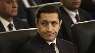 مصر تتحدث الجميع يستمع.. علاء مبارك يعيد نشر صورة والده بالبيت الأبيض