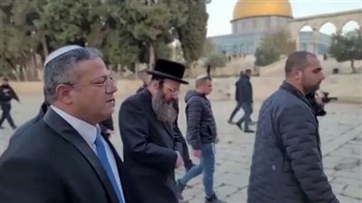 بن غفير يقتحم المسجد الأقصى.. فيديو