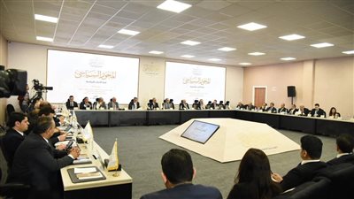 المقرر المساعد للمحور السياسي يطالب بإطلاق الحرية للأحزاب السياسية