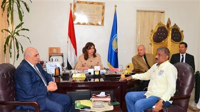 نائب محافظ البحيرة تتابع جهود توريد القمح بالصوامع والشون  