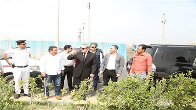 محافظ كفرالشيخ يتفقد الحديقة المركزية ومتابعة الأشجار 
