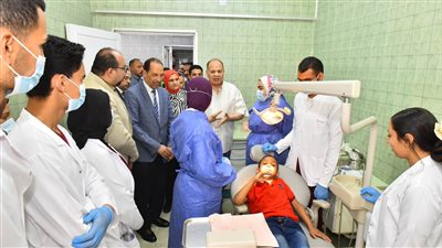 محافظ أسيوط يشهد فعاليات القافلة العلاجية التوعوية لعلاج الأسنان