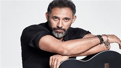 عمرو مصطفى  يتبرع بتعويضات حقوق الأغاني لصندوق تحيا مصر (فيديو)