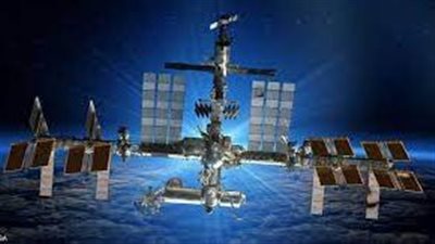 السعودية تودع رائدي الفضاء قبل إقلاع مركبتهما إلى المحطة الدولية