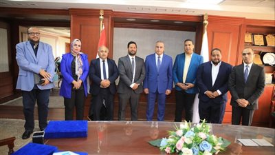 محافظ سوهاج يشهد توقيع بروتوكول تعاون لتنفيذ 500 وصلة مياه شرب للأسر الأولى بالرعاية