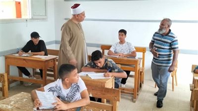 رئيس منطقة البحر الأحمر الأزهرية يتفقد لجان امتحانات الشهادتين الابتدائية والإعدادية