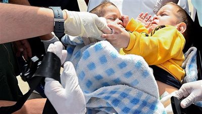 وصول إحسان وبسام إلى السعودية.. تؤام سيامي سوري يبدأ رحلة الانفصال 