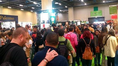 أسرار معرض الكتاب الدولي في تورينو ونماذج مصرية مشرفة.. صور