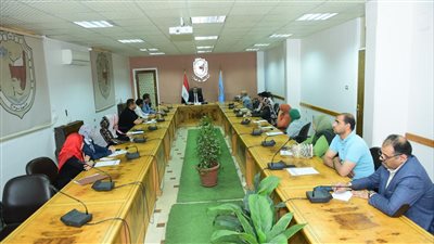 رئيس جامعة سوهاج يجتمع بمراجعين الإدارات المركزية استعداداً لزيارة الشركة المانحة للأيزو