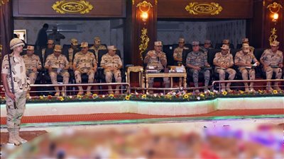 وزير الدفاع يشهد المرحلة الرئيسية لمشروعى القيادة التعبوى التكتيكى 