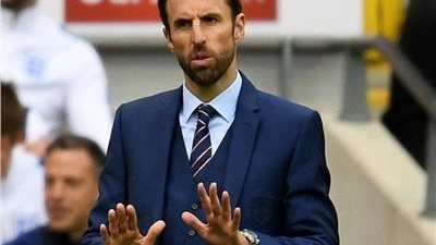 ساوثجيت يطالب جماهير إنجلترا بالتوقف عن صافرات الاستهجان