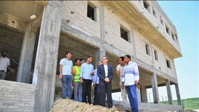 محافظ الغربية يتفقد مشروعات حياة كريمة بـ5 قري 
