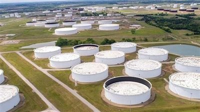 إدارة معلومات الطاقة الأمريكية تتوقع عجزا في سوق النفط خلال 2025