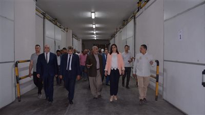  نائب محافظ البحيرة تتفقد إحدى شركات تجهيز وتعبئة الحاصلات الزراعية 