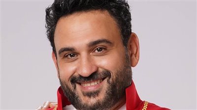 أكرم حسني يفاجيء شقيقه بخطاب يخصه من أيام الطفولة