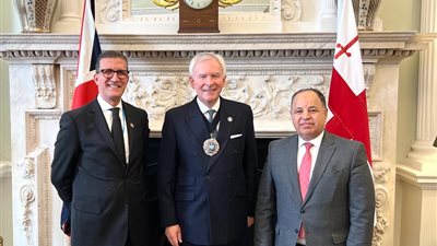 وزير المالية يلتقي عمدة مدينة المال بلندن على هامش 