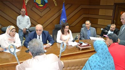  البحيرة تعقد إجتماع خدمة المواطنين لتنفيذ المطالب والاحتياجات 