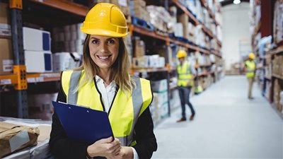 قواعد تنظيم عمل الأجانب في مصر طبقًا لقانون العمل