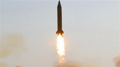 إيران تختبر صاروخًا باليستيًا طويل المدى وفرنسا تندد