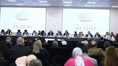 حسام الحسيني يطالب بشراكة بين ولي الأمر والمعلم