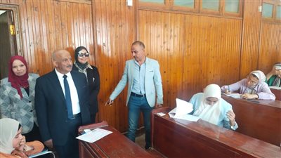 نائب رئيس جامعة الزقازيق يتفقد أعمال الامتحانات بالتربية الرياضية للبنات  